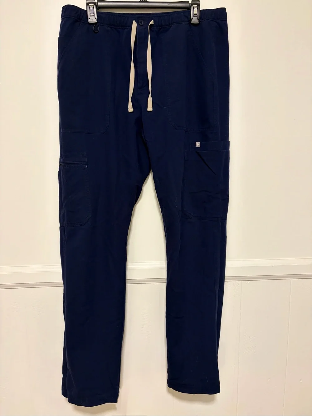 FIGS Men’s Navy Cairo - Cargo Scrub Pants - L / Navy